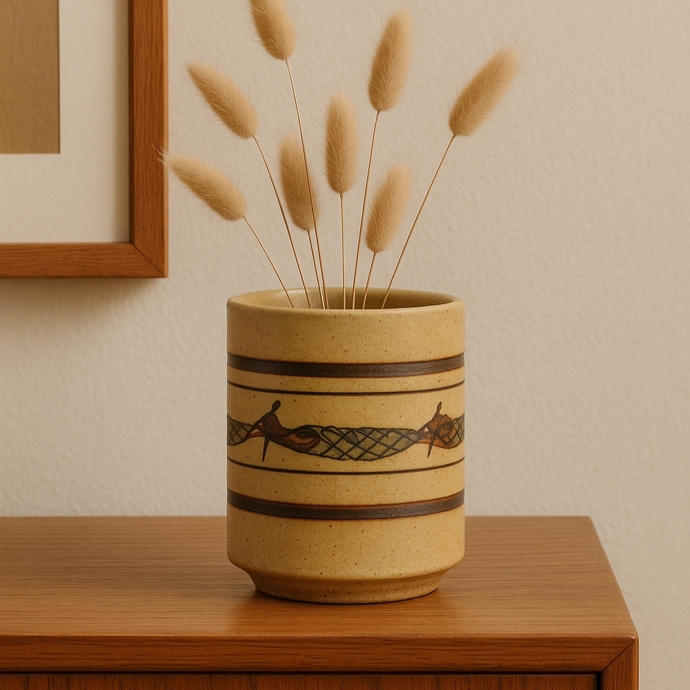 Vintage WONY Ltd Japan Stoneware Vase – 5″ Fish-Band Motif | Mid-Century Japandi